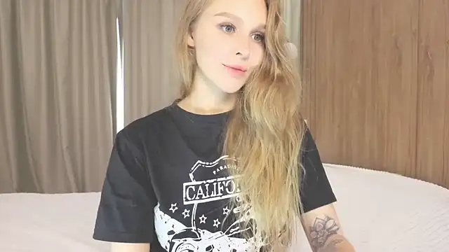 Snapshot of Brigitte_Bardot chatting on September 15, 6:21 am Brigitte Bardot online show from September 15, 6:21 am