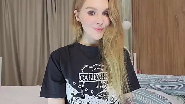 Snapshot of Brigitte_Bardot chatting on October 30, 5:54 am Brigitte Bardot online show from October 30, 5:54 am