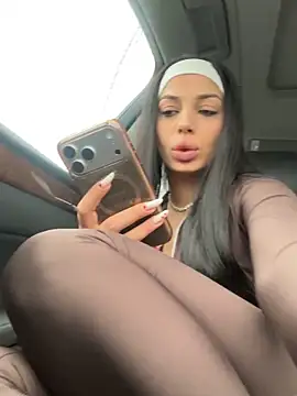 Bella Vixen  online show from February 15, 12:15 pm