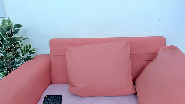 scarletross  online show from September 10, 3:01 pm