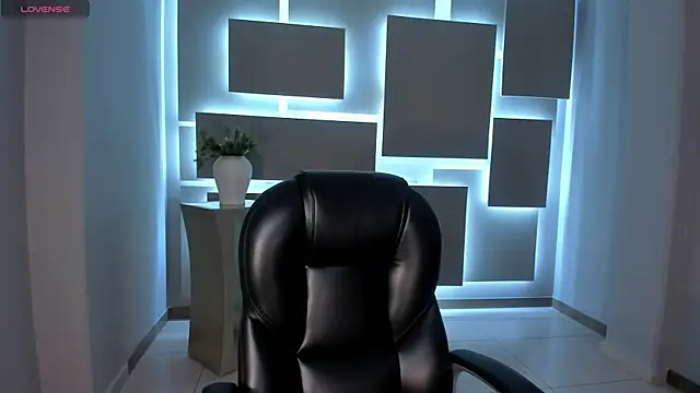 TiffannySins online show from November 8, 3:55 am