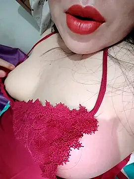 Snapshot of Julyy08 chatting on September 18, 4:38 pm Julyy08 online show from September 18, 4:38 pm