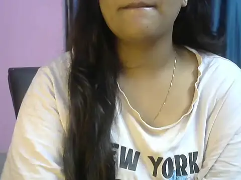 Snapshot of Queenxxx98 chatting on October 22, 8:03 pm Queenxxx98 online show from October 22, 8:03 pm