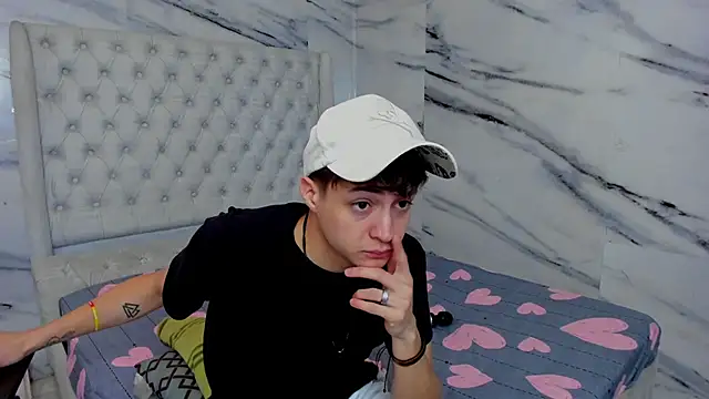 Ari and Storm online show from December 16, 2:12 pm