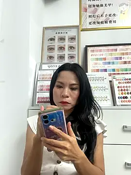 Snapshot of Baby-mmm chatting on October 4, 2:43 pm Baby-mmm online show from October 4, 2:43 pm