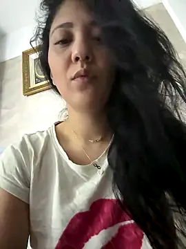 Snapshot of PrincessYYara chatting on October 17, 3:54 am PrincessYYara online show from October 17, 3:54 am