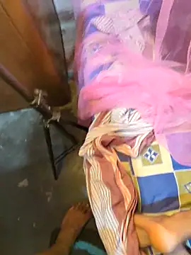 LarkingNewel online show from February 19, 2:00 am