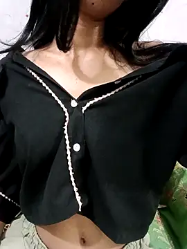 Daizy Shah online show from February 15, 5:12 pm