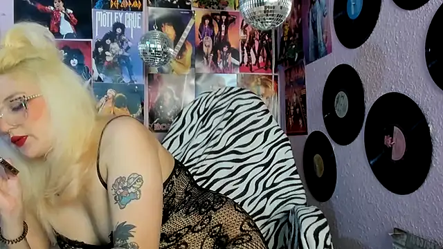 Avril Maria online show from May 30, 6:16 pm