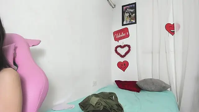 Laura and Kevin online show from February 13, 8:32 pm