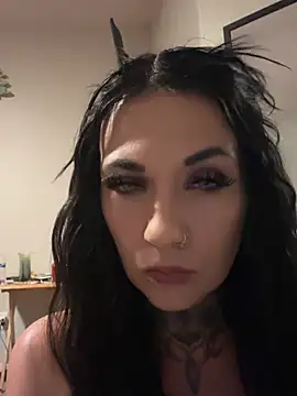 Adrianeverhart0828 online show from April 28, 5:33 am