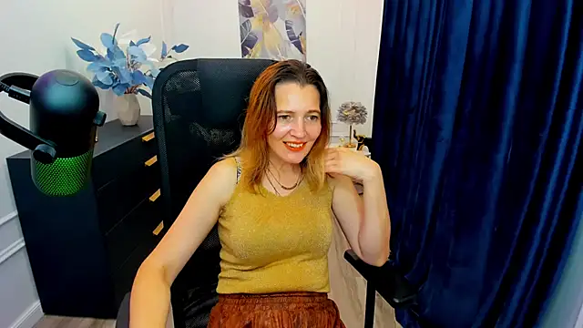 Snapshot of NikaStraitlive chatting on October 3, 11:32 pm NikaStraitlive online show from October 3, 11:32 pm