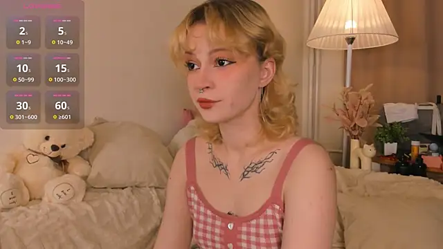 EfieFrye online show from October 27, 6:35 pm