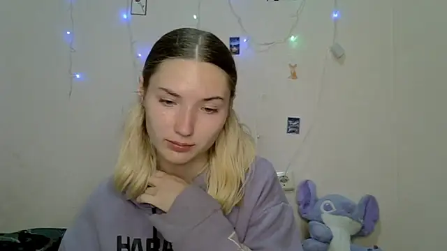  kikiclark   online show from September 14, 8:40 pm