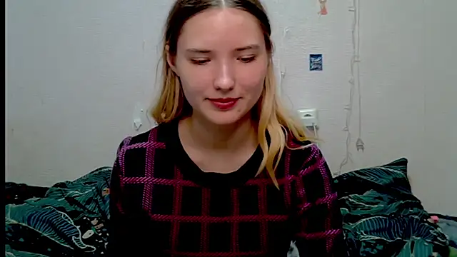  kikiclark   online show from October 5, 9:20 pm