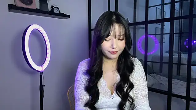 Snapshot of WonderMira chatting on September 28, 4:56 pm WonderMira online show from September 28, 4:56 pm