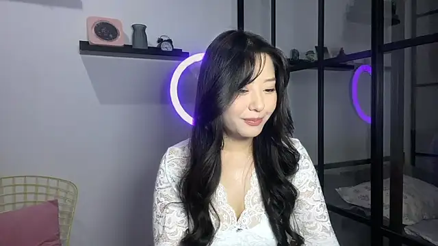 Snapshot of WonderMira chatting on October 5, 2:22 pm WonderMira online show from October 5, 2:22 pm