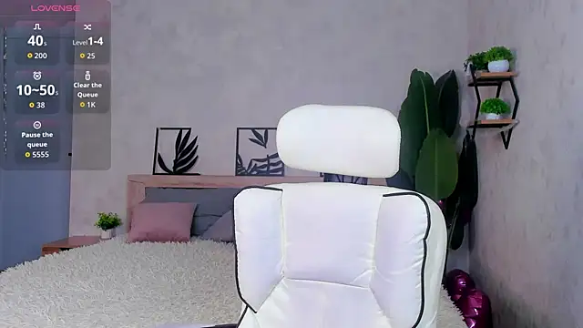 Lynn Martin online show from April 6, 12:21 am