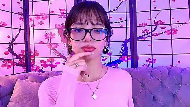 Snapshot of Sweet_1Angel chatting on October 4, 12:44 pm Sweet 1Angel online show from October 4, 12:44 pm