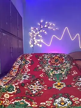 royeoy22 online show from March 1, 1:44 pm