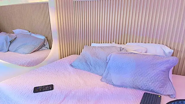 Liss-Reyes online show from March 11, 1:14 pm