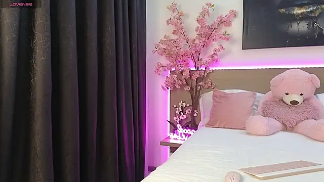 anexblondie online show from October 16, 6:16 am