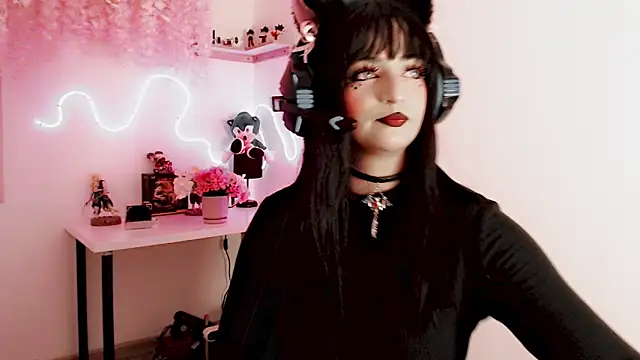 Lunyhose online show from January 7, 7:06 pm