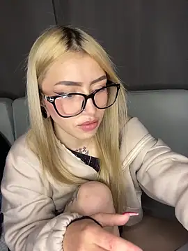 PrettyAshley  online show from May 21, 1:58 am