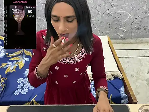 LuvLayla online show from July 26, 1:08 pm