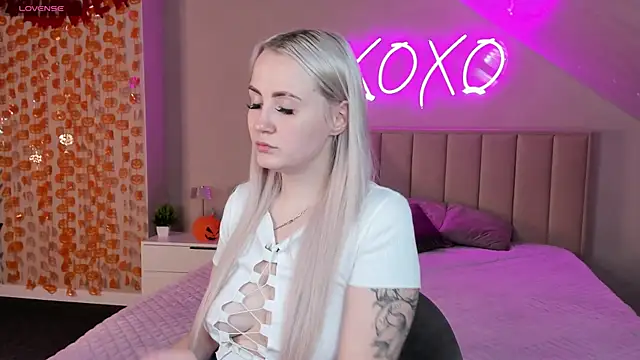 Joyce Howard online show from November 11, 2:51 am