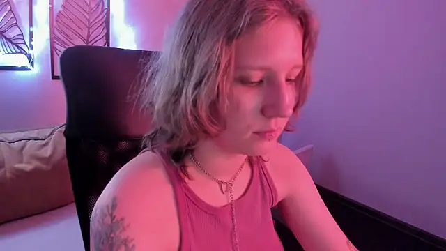 Hailey Foxy online show from December 4, 8:05 am