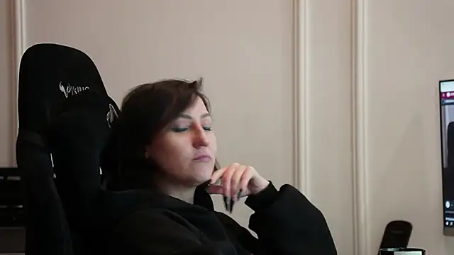  LilithDarkmore  online show from October 3, 11:37 am