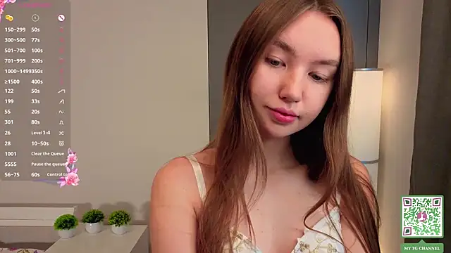 ElfredaTupy online show from October 4, 6:08 am