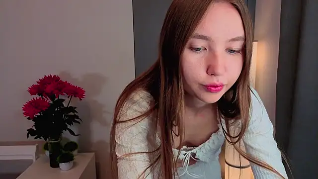 ElfredaTupy online show from September 21, 6:45 am