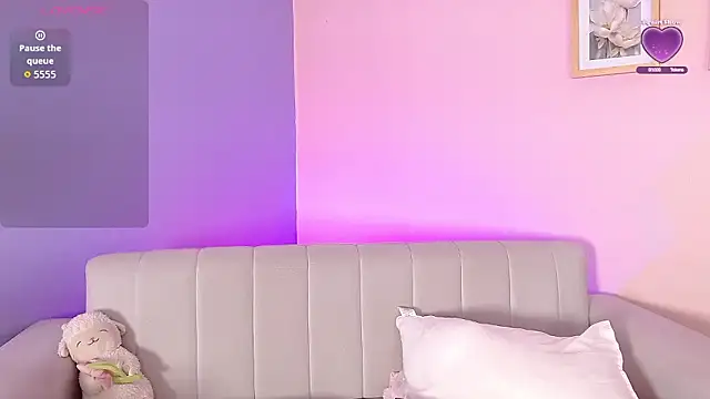 lourdes moon22 online show from January 9, 1:04 pm