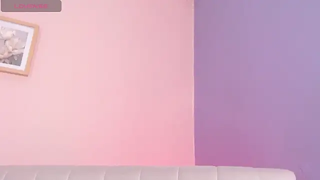 Snapshot of lourdes_moon22 chatting on October 19, 3:25 pm lourdes moon22 online show from October 19, 3:25 pm