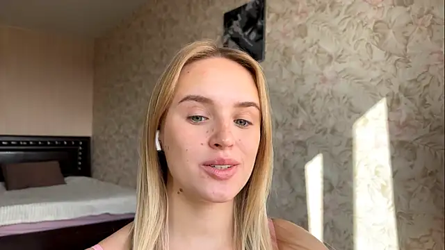 ElisabetLorney online show from September 26, 8:34 am