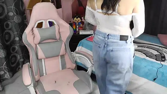 Zulema R1 online show from April 16, 10:45 pm