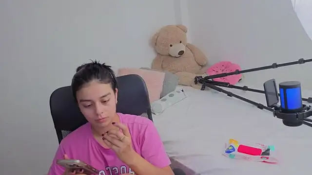 valerihouse online show from April 10, 1:33 am