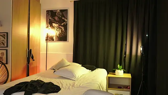 EROS AND ALAN online show from May 9, 4:25 am