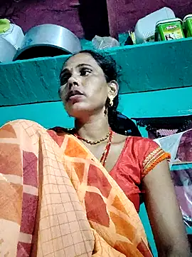 Snapshot of Pooja750 chatting on September 30, 3:17 pm Pooja750 online show from September 30, 3:17 pm