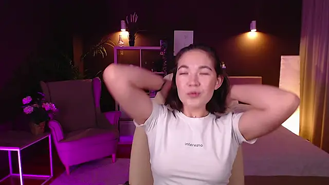 Halle Berrry online show from September 16, 2:03 pm