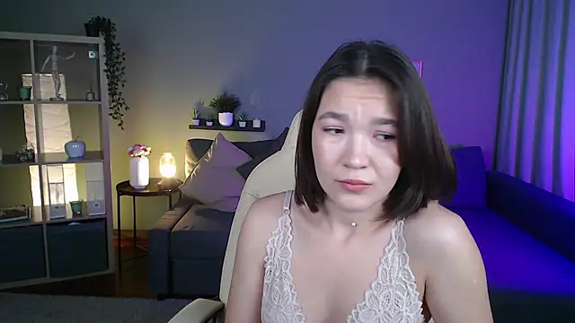 Halle Berrry online show from September 30, 2:01 pm