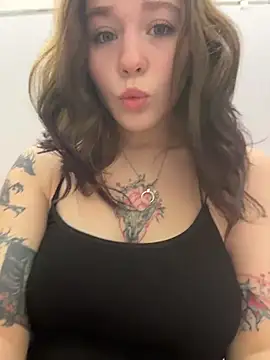 Mimiumuy online show from November 7, 8:25 pm