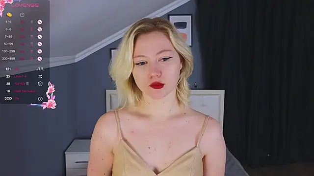 Snapshot of Violet_Willis chatting on October 1, 3:06 pm Violet Willis online show from October 1, 3:06 pm