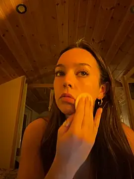 LillieOlive online show from October 15, 8:55 pm