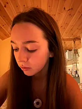 LillieOlive online show from November 23, 8:43 pm