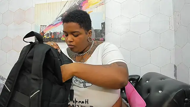 Anaa Fuentess online show from April 24, 1:14 pm