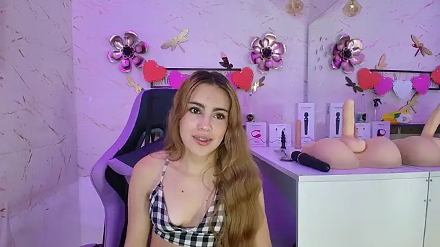 Natasha-Adams online show from February 4, 9:51 pm