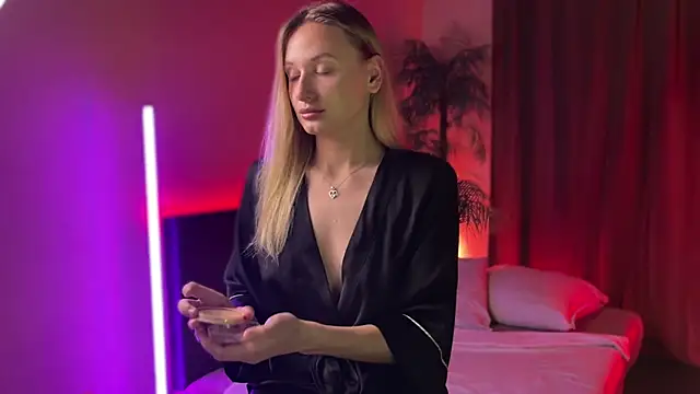 LovaMay online show from May 31, 2:06 am
